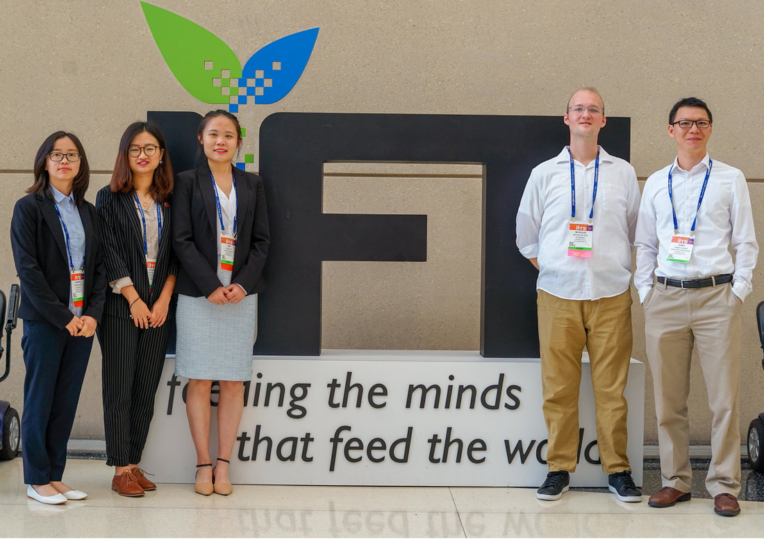 Group photo at IFT Annual Meeting