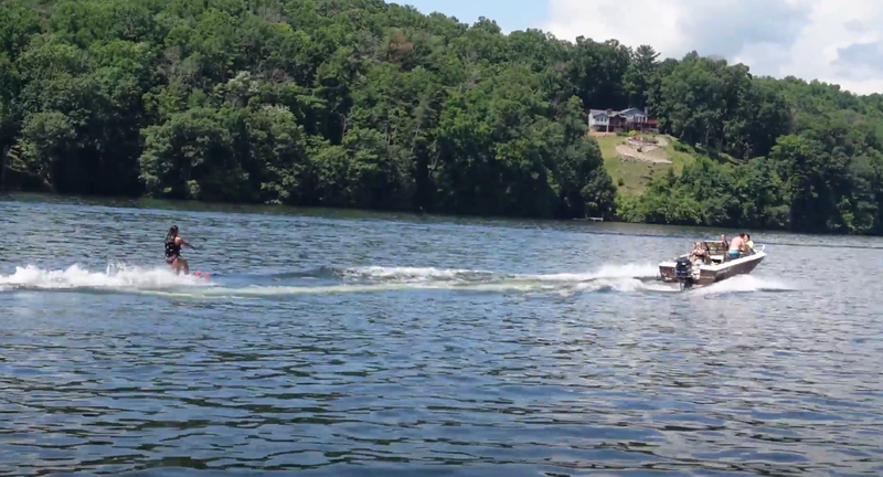 Boating at Claytor Lake